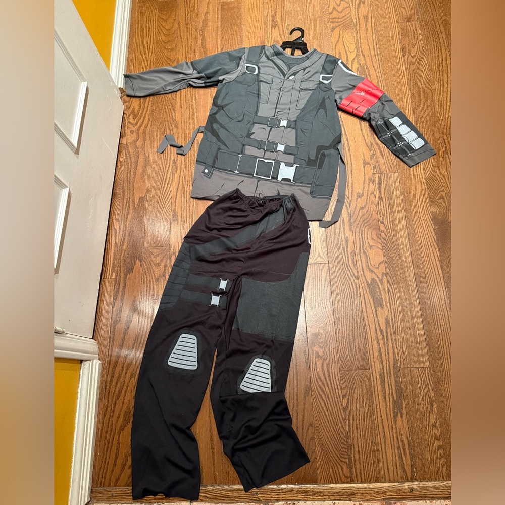 Terminator Salvation John Connor Child Costume Large Never worn